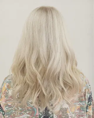 ミディアム セミロング ロング カラー LoRE hair 四条河原町 西尾友里のヘアスタイル