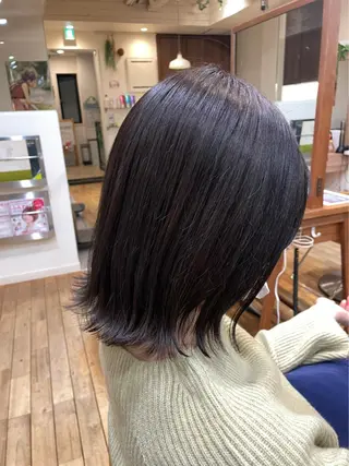 ミディアム カラー 山本　恵 (やまもと  けい)のヘアスタイル