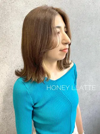 セミロング カラー clomus所属・YUKA艶髪 🌸寛ぎ部屋のヘアスタイル