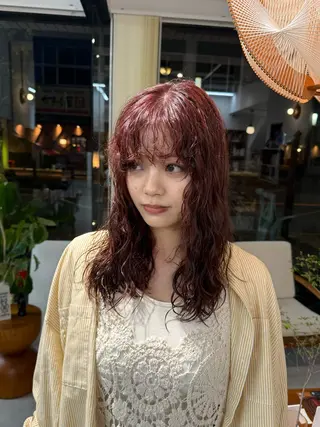 セミロング カラー 岩渕 愛のヘアスタイル