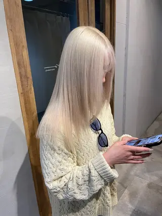 セミロング shiro　mlife所属・山岡 拓也のヘアスタイル