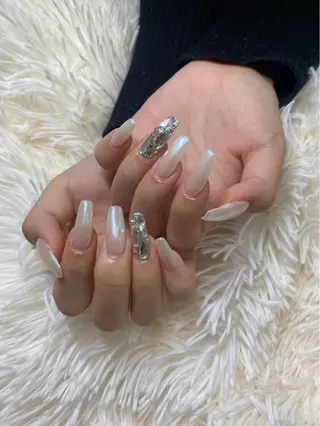 ネイル PEEKABOO京橋 EYE&NAILのマツエク・マツパデザイン