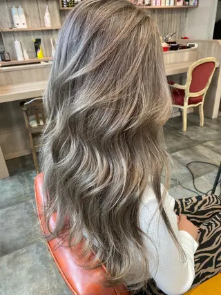 ロング ハイトーンボブ Mizuki.のヘアスタイル