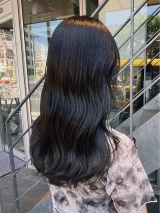 カラー イケハラ ナナミのヘアスタイル