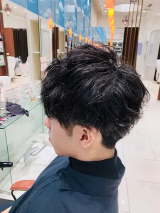 ショート パーマ 金井 郁弥のヘアスタイル