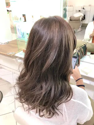 セミロング カラー 保住 亮太のヘアスタイル