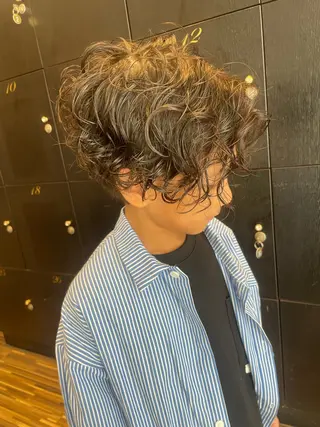 パーマ メンズ EARTH 山﨑龍馬のヘアスタイル