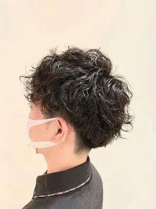 メンズ ショート カラー メンズパーマ特化 外山 健太のヘアスタイル