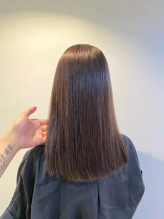 セミロング カラー LATTE  渋谷所属・♡レイヤーカット れお♡のヘアスタイル