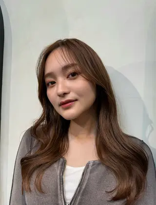 ロング 齊藤政太 顔周り カット 透明感カラーのヘアスタイル