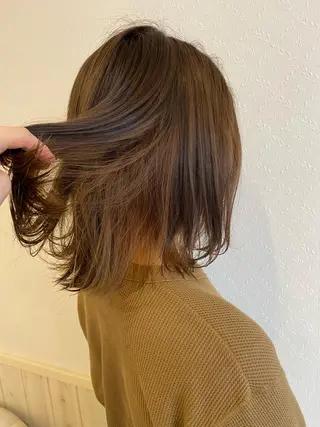 ミディアム カラー 宮内 真乃のヘアスタイル