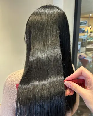 ロング 津田 七美希のヘアスタイル