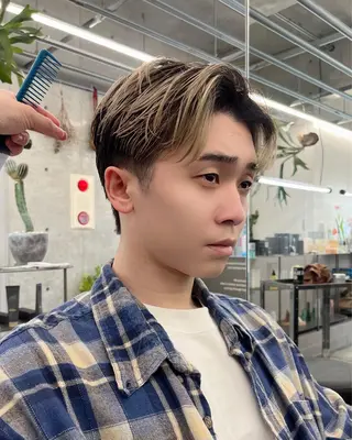 ショート カラー メンズ ダブルカラー/ ケアブリーチ/クニトのヘアスタイル