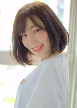 ミディアム カラー 中村 玲のヘアスタイル