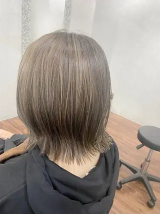 ミディアム _White所属・ＳＨＩ ＺＵのヘアスタイル
