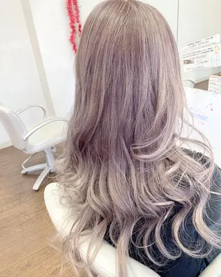 ロング GLAD 萩原のヘアスタイル