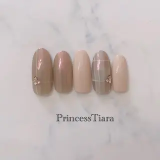 ミディアム ネイル Grantulle nailのネイルデザイン
