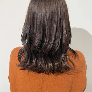 ミディアム 山内 愛可のヘアスタイル
