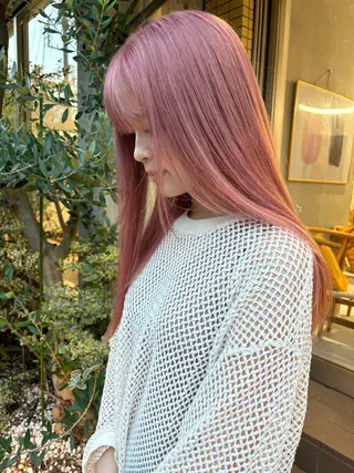 セミロング まお♡レイヤーカット 耳ツボジュエリーのヘアスタイル