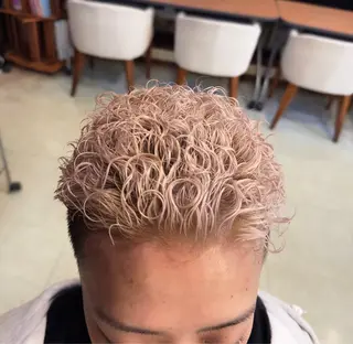 ショート カラー パーマ 鈴木希優 /ハイトーンカラーのヘアスタイル