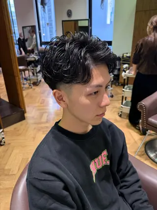 ショート パーマ メンズ 溝口 槙里也のヘアスタイル