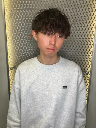 ショート パーマ メンズ センターパート メンズカット町田佑人のヘアスタイル