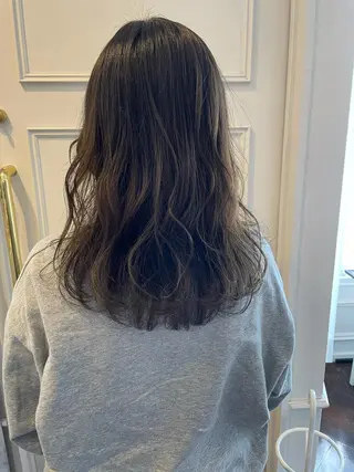 セミロング カラー 安藤 佑衣のヘアスタイル