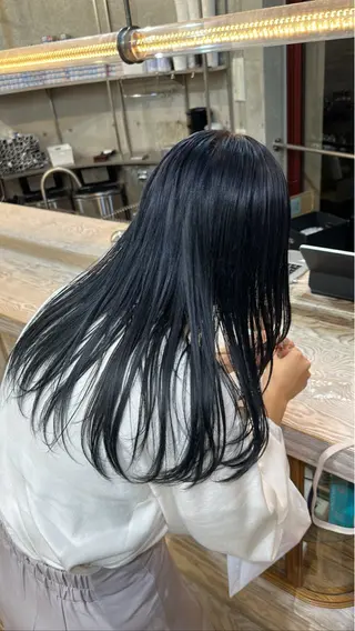 カラー RINA .のヘアスタイル