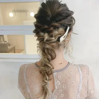 セミロング カレンダー 弁天町Tomoのヘアスタイル