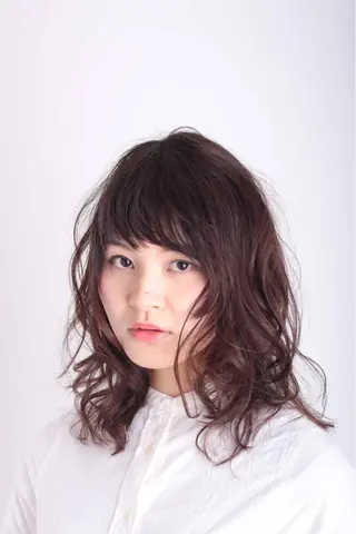セミロング RESBORN所属・長岡 大偉のヘアスタイル