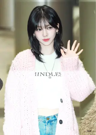 ミディアム ⭐︎レイヤーカット 深井朱莉⭐︎のヘアスタイル