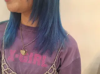 カラー メンズ ヘアメイク ハイトーン キャロのヘアスタイル