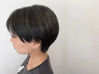 ショート カラー ALO art hair所属・  AYARIのヘアスタイル