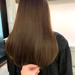 セミロング カラー conne&riri所属・MAYU 💚森下のヘアスタイル