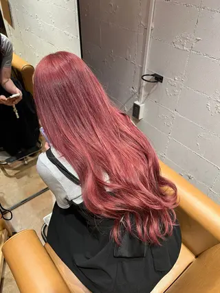 カラー Fier所属・岡本 真理子のヘアスタイル