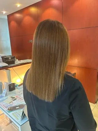 セミロング カラー 勝屋 有梨のヘアスタイル