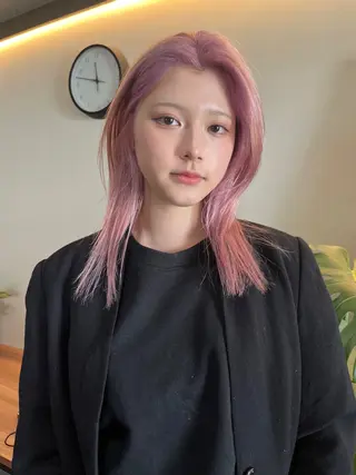 ミディアム レイヤーカット\ウル フ　chinatsuのヘアスタイル