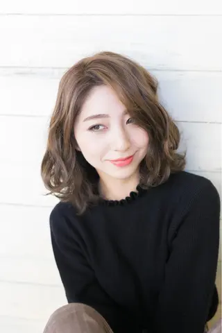 ショート カラー 出村谷 雄太のヘアスタイル