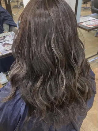 ミディアム lien ヒジリのヘアスタイル