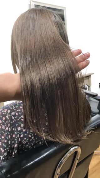 ロング カラー タカハシ ユウキのヘアスタイル