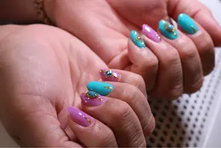 ネイル Roger 舞のネイルデザイン