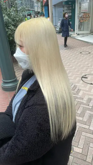 ロング カラー Blanche by artina川崎店所属・ゆう🫧 透明感/ハイトーンのヘアスタイル