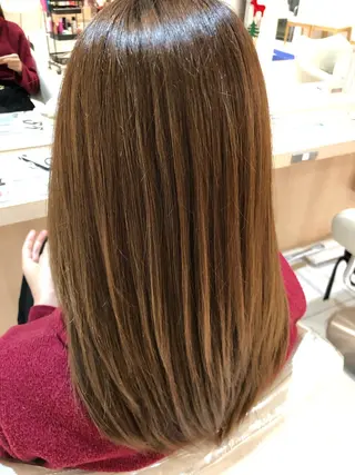 ミディアム 縮毛矯正/髪質改善 継続する美髪のヘアスタイル