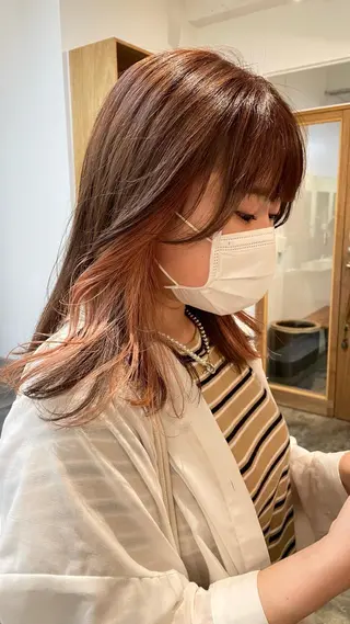 セミロング オリーブカラー 長谷川のヘアスタイル