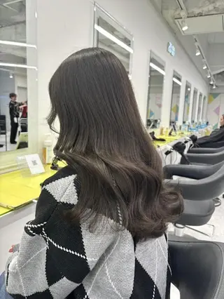 カラー 【公式】DISCO銀 座🪩トレンド🪽のヘアスタイル