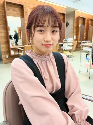 ミディアム カラー ヘアアレンジ クロスパーマ× 透明感カラー✂︎のヘアスタイル