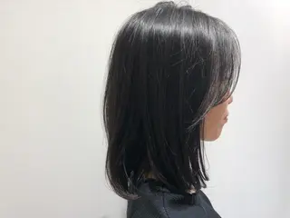 ミディアム 辻本 夏子のヘアスタイル