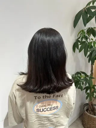 ミディアム 垣内 奈緒のヘアスタイル