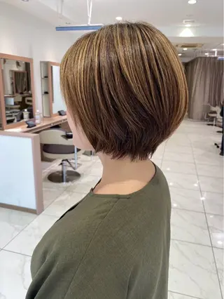 ショート カラー 🌱脱白髪染め特化 🌱岡田将英のヘアスタイル