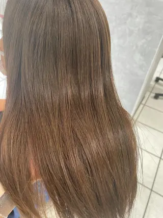 ミディアム アートディレクター 尾内 友美のヘアスタイル